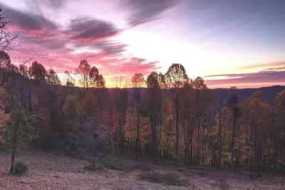 Image de New Home! Lower level flat, Sleeps 15, Game Room, Epic Mountain Views