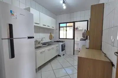 Image de Spacious and sunny rooftop terrace with barbecue.