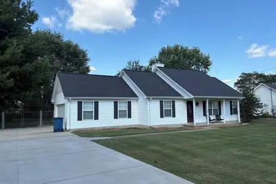 Image de Home away from home. Everything you need is included. Beautiful, safe, clean.