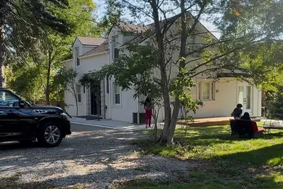 Image de The best of Ancaster, a cottage on 8 acres with river and trails and waterfalls