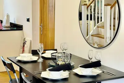 Image de 2 Bed House - Sleeps 4 - Parking - Wifi