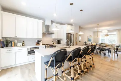 Image de New Luxury Townhome Near Downtown Annapolis with Multiple EnSuite Bedrooms and Parking