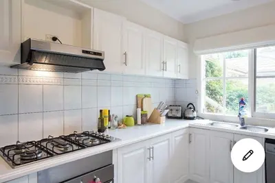 Image de Sunlit 3-bedroom villa unit with Ac in leafy Alphington