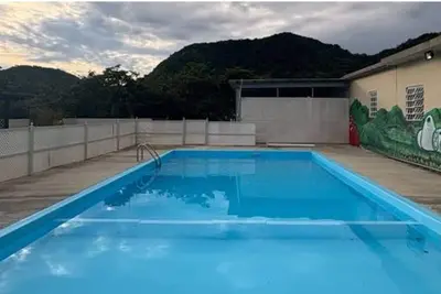 Image de Maison principale – 3 chambres, 3 salles de bain, piscine – 8 personnes