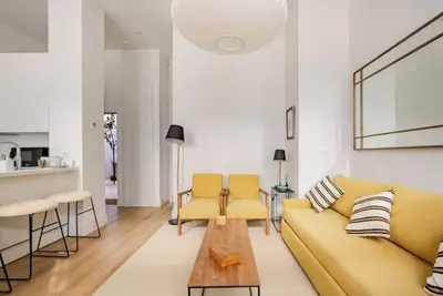 Image de 🌙 Lunero: Elegant One-Bedroom Retreat in Seville’s Historic Old Town