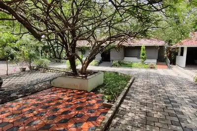 Image de Kerala Traditional 2 bedroom home with Ac in charming green surrounding in Kochi