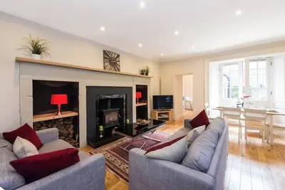 Image de City centre, self catering apartment with parking.