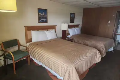 Image de 3 Relaxing Rooms with 2 Queen Beds Perfect for Pet Owners - Free Parking!