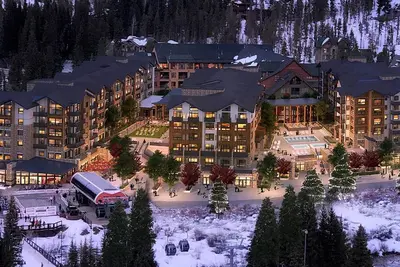 Image de Luxury Ski-In/Out 1 Bedroom Kindred Residence at the River Run Gondola