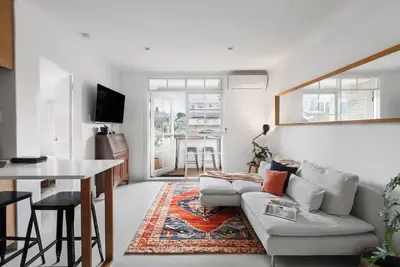 Image de Stylish 1-Bed Apt with Parking in Heart of Fitzroy