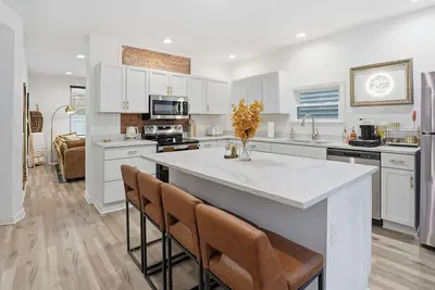 Image de Brand New Cozy 3-bedroom house in charming Pittsburgh