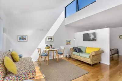 Image de Yardley on Argyle A Peaceful Hobart Studio