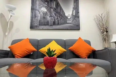 Image de New cozy bed room suite, Netflix, separate entrance