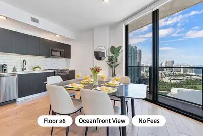 Image de Mvr - 2br Corner Unit with Iconic Water Views