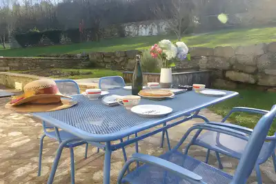 Image de Gîte Ar Maez avec terrasse privée, jardin partagé et Wi-Fi à Saint-Nolff
