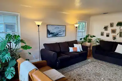 Image de The Lenox House\nCome and Stay