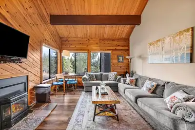 Image de Beautiful 3br Ski-in/Ski-out Donner Condo