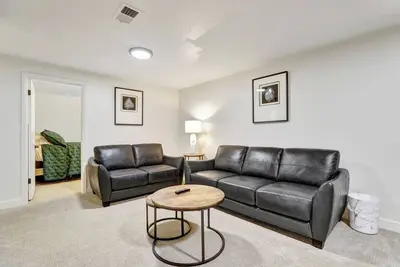 Image de Modern retreat: Min from downtown and mountains