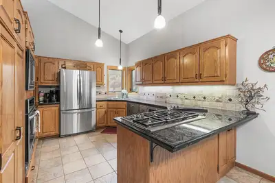 Image de Home for the Holidays: 2 Kitchens, 6 Br, 5 Ba, Laundry, Garage!