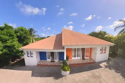 Image de Les Bassignacs, ensemble communicant F6 + F5, 5 min à pied de la plage, jacuzzi