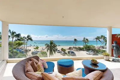 Image de Familly beachfront retreat with pool & beachclub