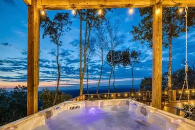 Image de Panoramic Mountain & Sunset View · 3 King Suites · Sauna · Xl Hot Tub · Fire Pit