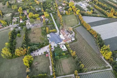 Image de Magnifique maison à Cabannes avec piscine privée, utilisable à l'intérieur.