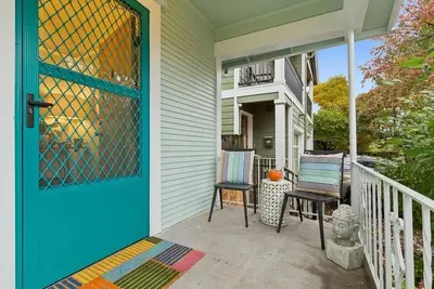 Image de Historic 1911 Bungalow Just Two Blocks from the Willamette River — Pet Friendly!