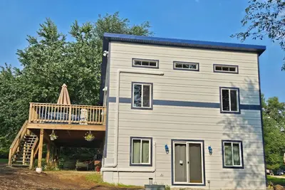 Image de *New*Charming lakefront cottage-cozy in every season & rooted in local character