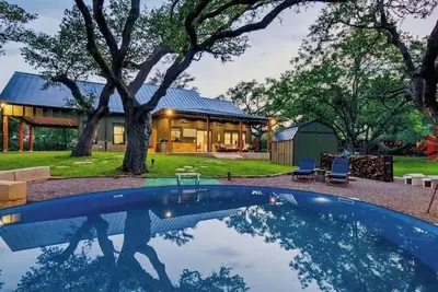 Image de Access to Lake Lbj • Heated Pool and Fire Pit
