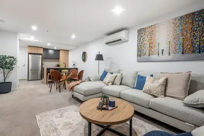 Image de Braddon Bright Nights at Midnight - 1 Parking Spot