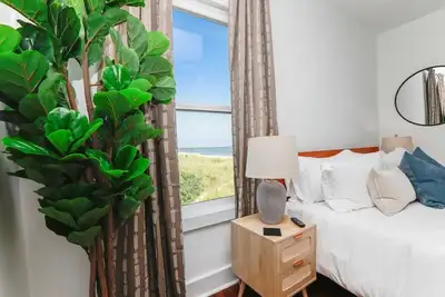 Image de Sojourn | Beach Front Escape | 3 Br