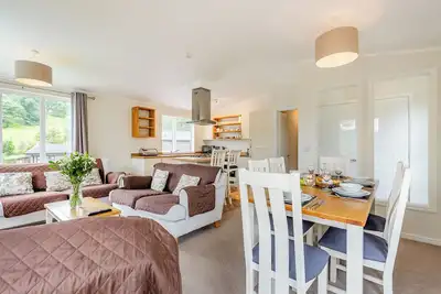 Image de 3 chambres à coucher à Bala,