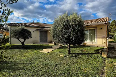 Image de Chaleureuse et spacieuse maison traditionnelle.