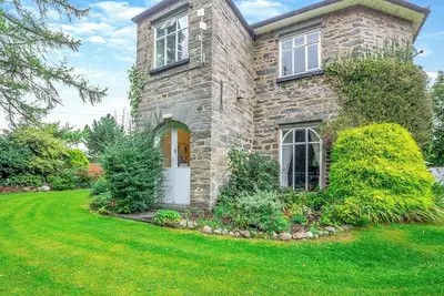 Image de 5 chambres à coucher à Bala,