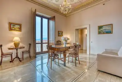 Image de The Baronessa Apartment du XIXe siècle près de Pompéi et de la Côte Amalfitaine
