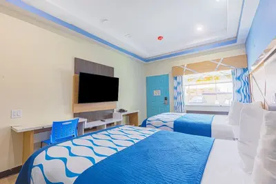 Image de 2 Convenient Rooms with Kitchenette Near Bush School – Just 2. 55 Miles Away
