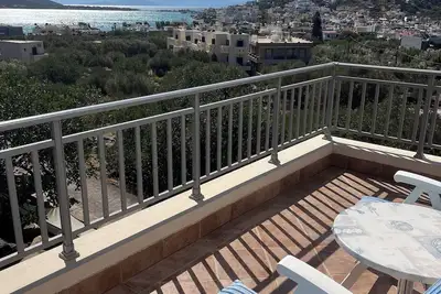 Image de \"Athina\" - Apartment with sea view and 2 balconies, pet friendly