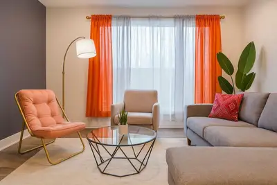 Image de Cozy 2br/2ba in vibrant Kensington! Enjoy historic Philly with a full kitchen, Smart Tv, and easy transit access. Perfect for relaxing after exploring the city