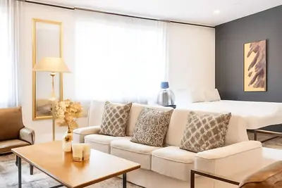 Image de Conveniently located 2 Br apartment with 1 bath free Wi-Fi and washer/dryer ideal for work trips or getaways