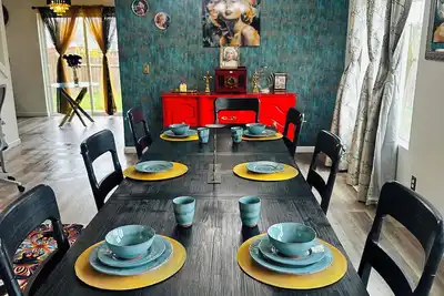 Image de Marilyn Monroe House – A Glam Getaway with Style & Comfort