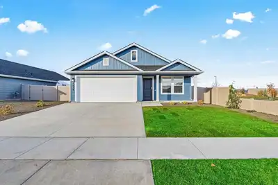Image de New 4br by Ford Center • Pool Access + Fenced Yard