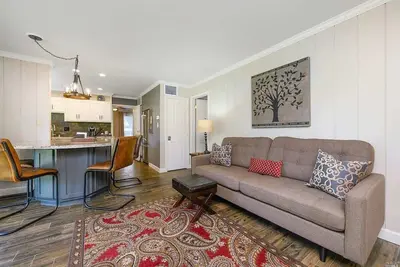 Image de Elegant Napa Retreat | Luxe Beds & Prime Location