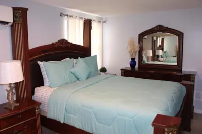 Image de Adorable 2-Bedroom Cottage.