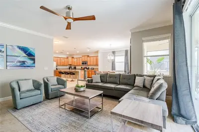 Image de Disney Staycation | Pool, Fun & Resort Access