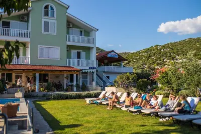 Image de Villa Šolo – Peaceful Nature Park Getaway - Six Bedroom Villa With Heated Pool