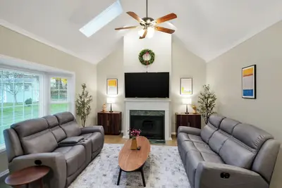 Image de Kid-Friendly Near Ud, 1st-Floor Master + Office