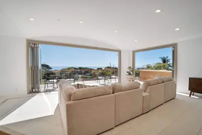 Image de Relax in a Malibu Villa! Ocean Views w/ Pool+Theater+Sport Court- 5 bed+7 bath