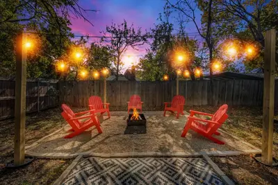 Image de Hot Tub Firepit 10 Min from Dfw Airport