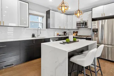 Image de Charming 3 Bdr w/2 Parking Spots, Kids Play Area